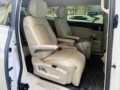 Toyota Viloran Luxury 2024 Белый 9 тыс. км (Хадонг)