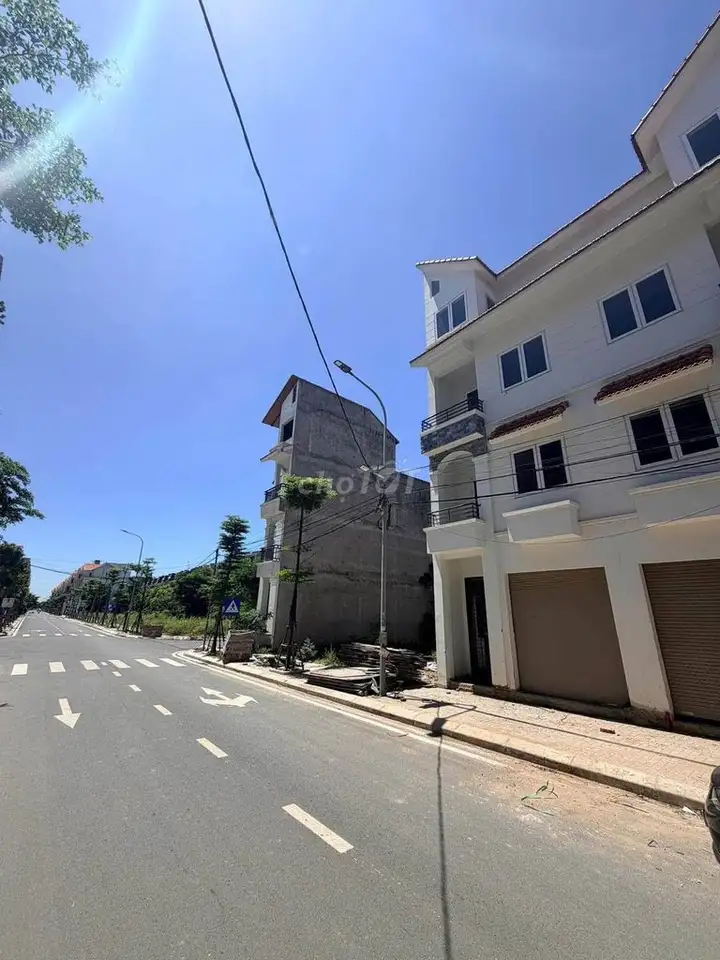 Таунхаус Cienco5 Hoang Quoc Viet, O Dien, 75м2
