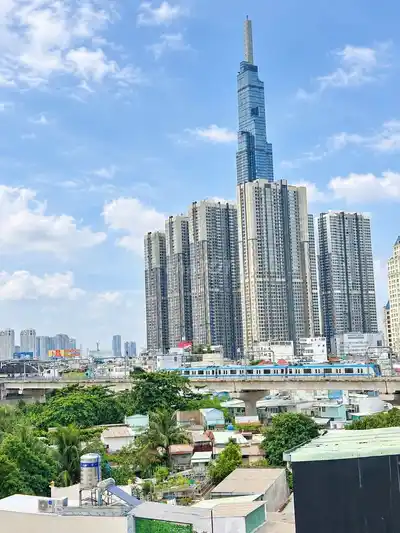 Просторная комната с мебелью, лифтом и видом на Landmark, более 35м2