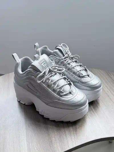 Кроссовки Fila, весы Picooc, посуда, корзина плетеная, кроссовки Nike