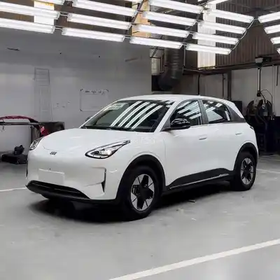 Geely EX2 белый – в наличии с выдачей сразу в Хошимине