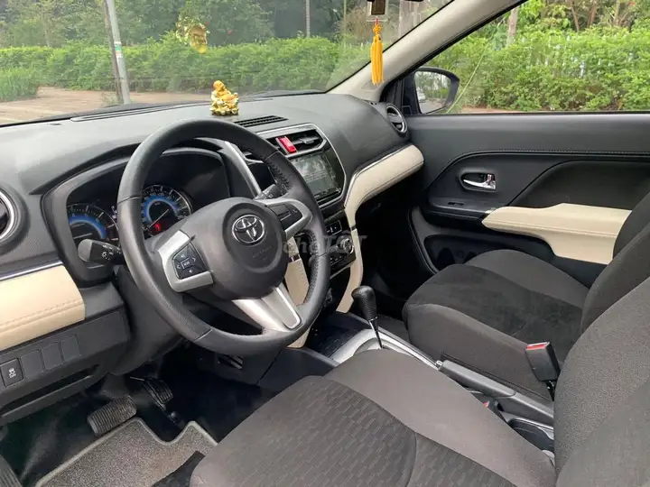 Toyota Rush 2021 Автомат Серый 7 мест 113.000 км