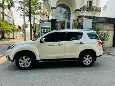 Isuzu MU-X 2017 3.0AT 2WD Белый