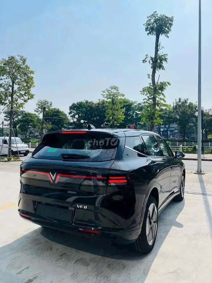 VinFast VF8 All New Eco 5 мест Черный