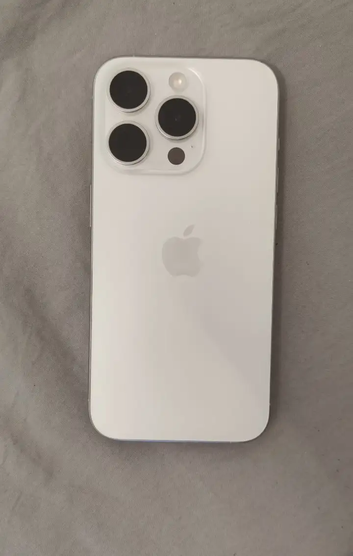 iPhone 15 Pro 256 ГБ белый Sim+eSim