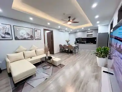 Новая квартира в центре, HUD, 90м, 3 спальни