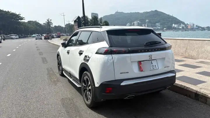Peugeot 2008 GTline 2021 белый 42000 км
