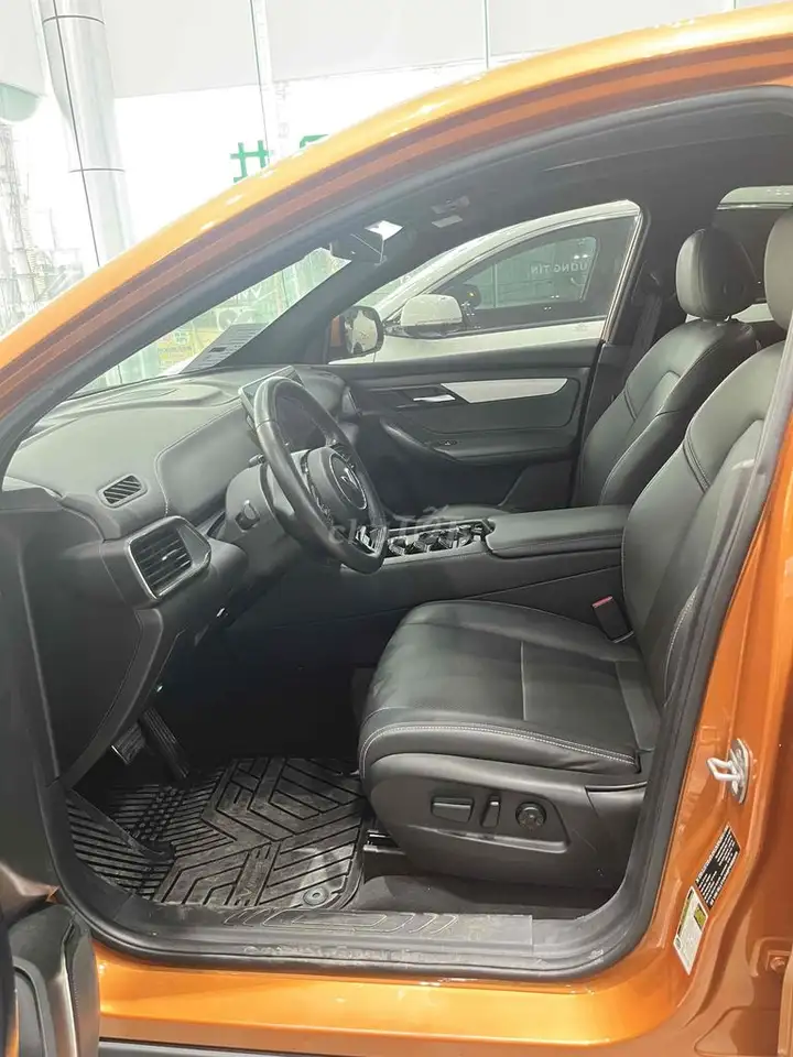 VinFast VF8 Plus 2023 оранжево-желтый 19000 км (б/у)