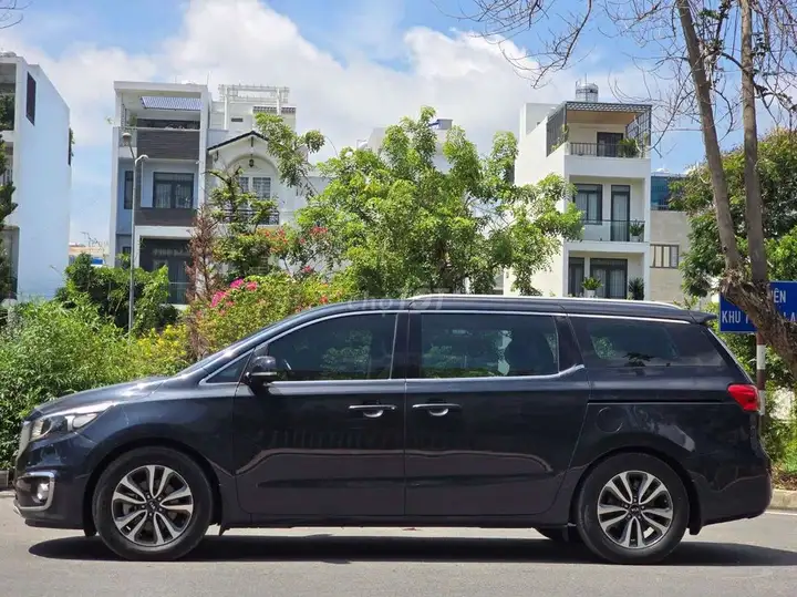 Kia Sedona 2.2 SX 2018, 108 000 км, кредит