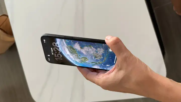 iPhone 15, 256 ГБ
