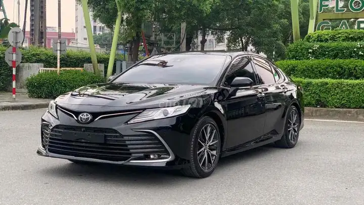 Toyota Camry 2.5Q 2023 60.000 km Черный