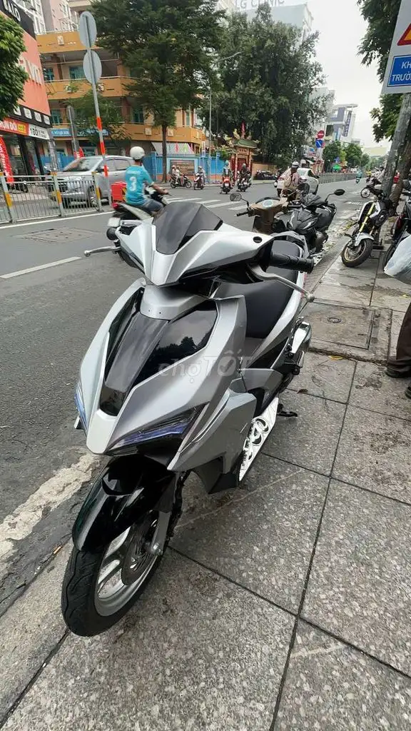 Honda Air Blade 2017 серебристый б/у