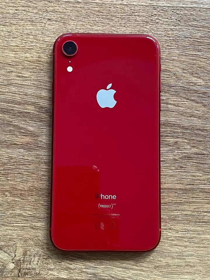 iPhone XR 64GB Product Red