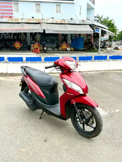 Honda Vision 2018 Красный