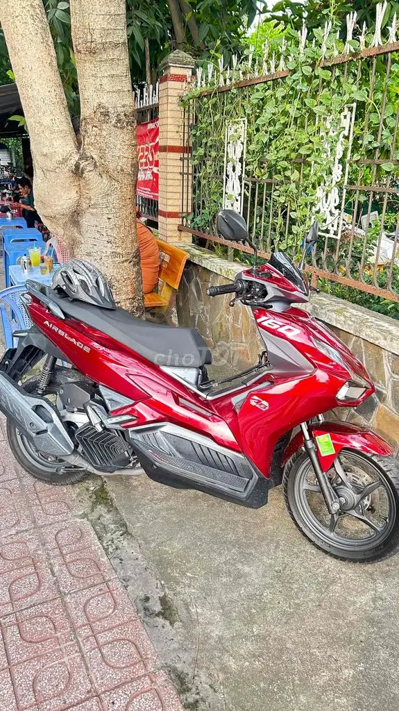 Honda Air Blade 160 2024 Красный