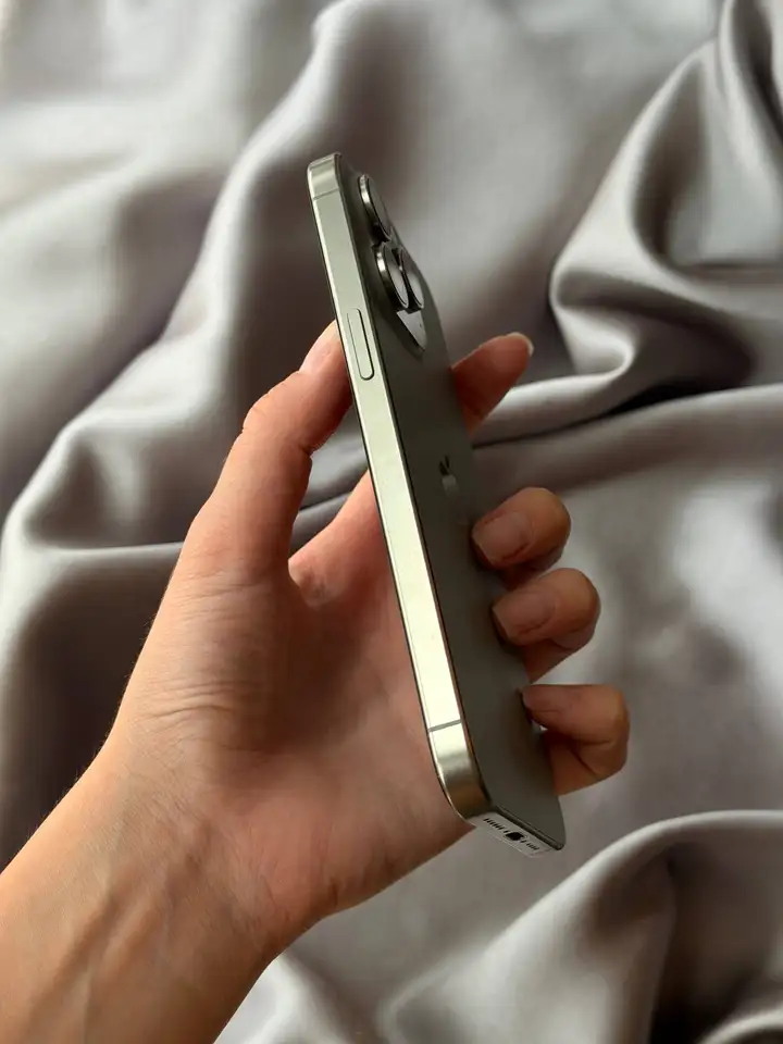 iPhone 15 Pro Max 512 ГБ Natural Titanium