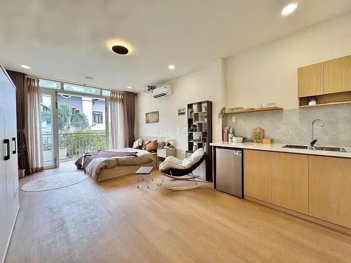 Сдается квартира-студия 1/2 комнаты 40 м² с балконом - Etown/станция T3/Конг Хоа