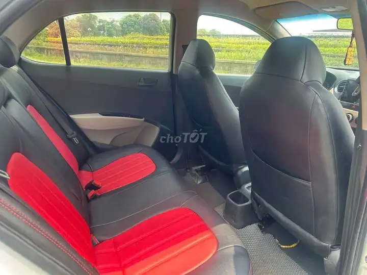 Hyundai Grand i10 2015 1.2 механика Серебристый