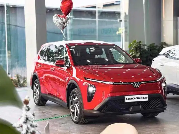VinFast LIMO GREEN Белый (Авто в наличии, быстрая выдача)