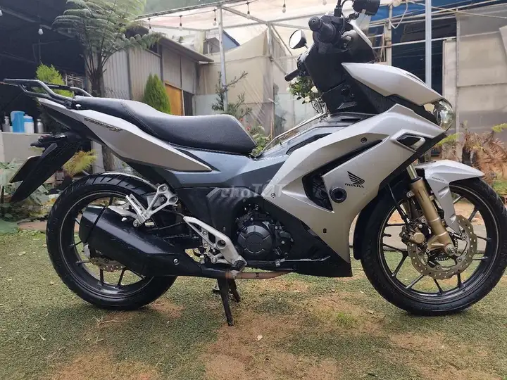Honda Winner X V3 2022, серебристый, механика