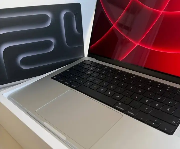 MacBook 14 m4 pro