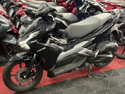 Honda Air Blade 125 2025 Full Black последний выпуск снятой модели