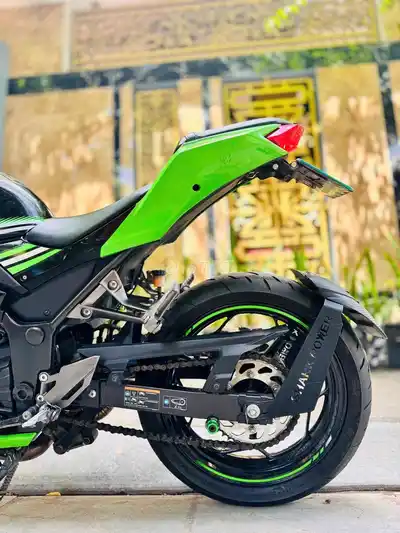 Kawasaki Ninja 300 ABS 2018 Сине-черный в отличном состоянии