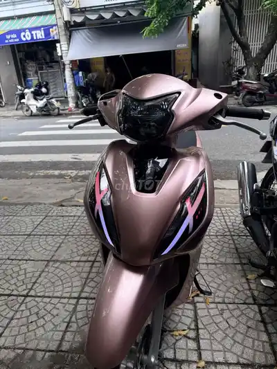 Honda Vision 2025 17000 км розовый