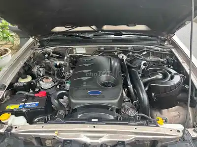 Ford Everest 2014 серебристый