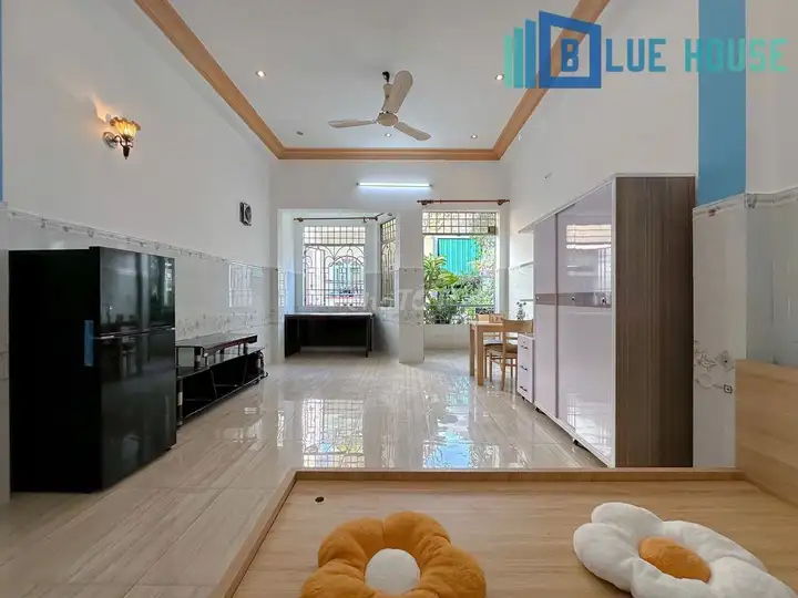 Квартира 40 м² с балконом, отдельной кухней и мебелью, ЖК Бау Кат