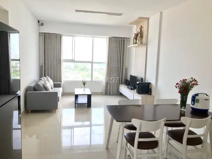 Угловая квартира 73 м², 2 спальни, 2 санузла, с мебелью