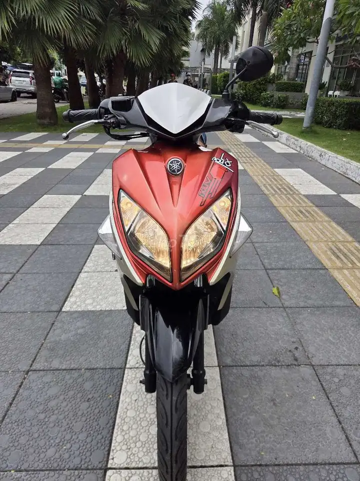 Yamaha Nouvo 4, скутер, красно-золотой