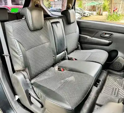 Suzuki XL7 7-местный черный бензиновый автомат