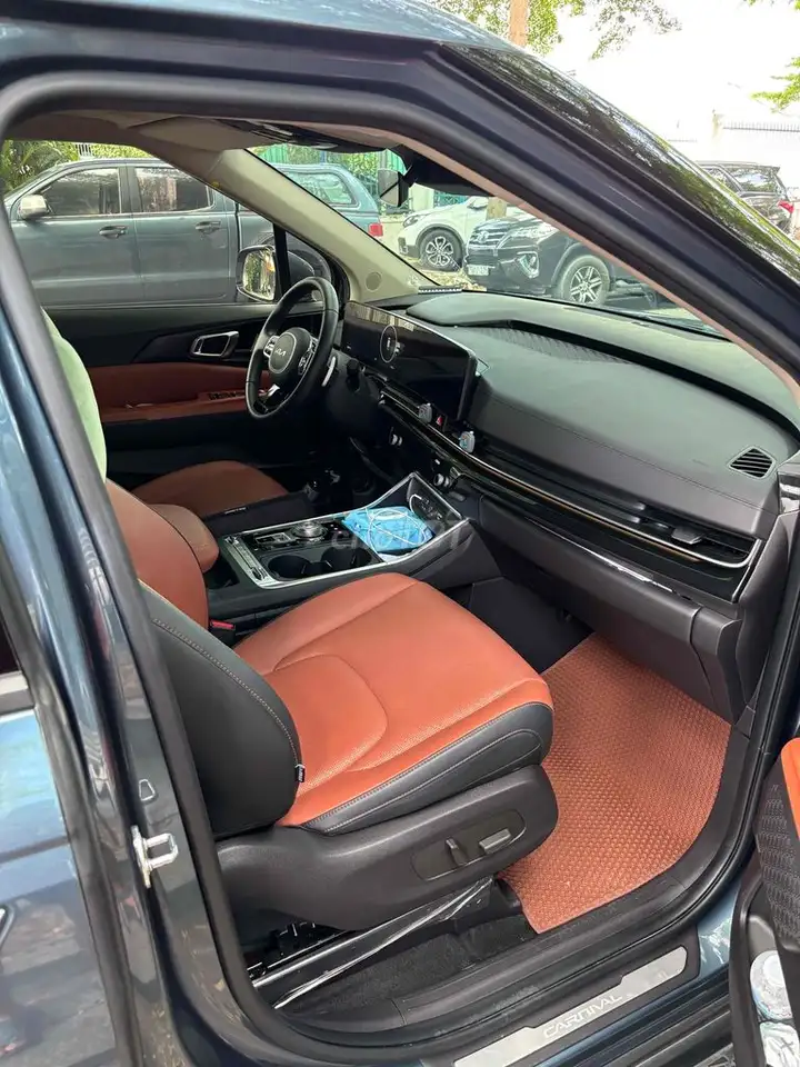 Kia Carnival Signature 2024, новый кузов 2025, зеленый