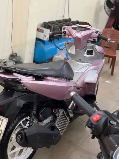 Honda Air Blade 125 2024 серебристо-розовый