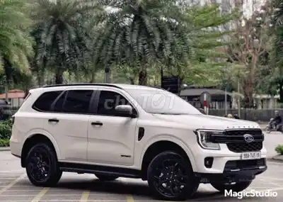 Ford Everest Sport 2024 белый 7 мест 10 тыс. км