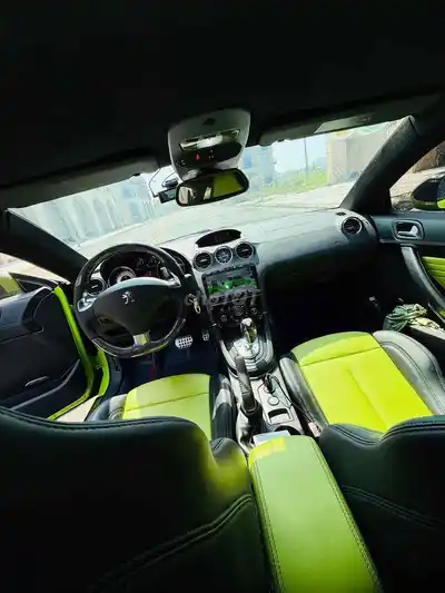 Peugeot RCZ 2013 Французский банановый зеленый