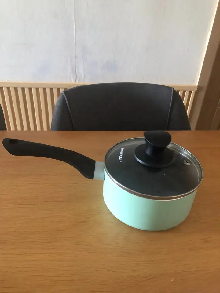 Коврик для йоги, дождевик, посуда