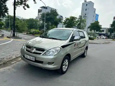 Toyota Innova G 2008 Серебристый 7 мест Механика