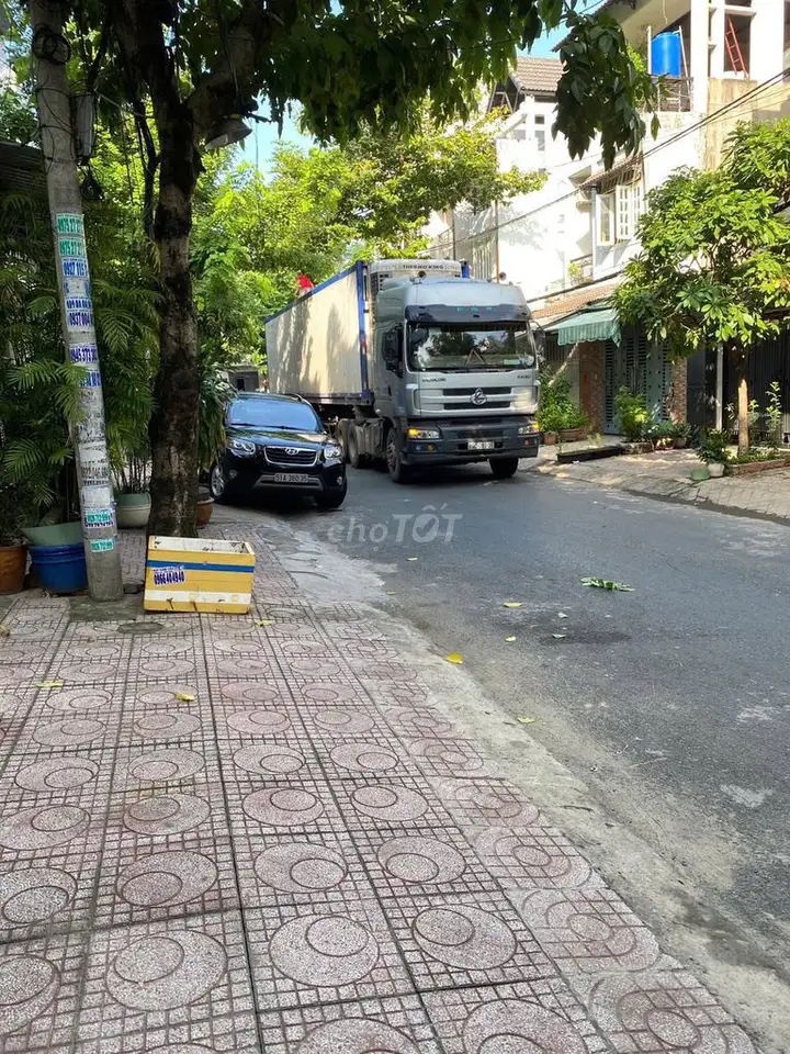 Дом в Тэй Тхань, 8x25м, 2 этажа, терраса, дорога 8м
