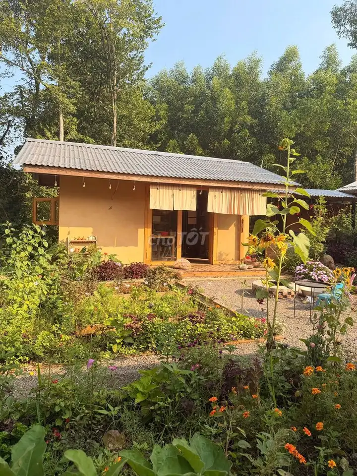🌿 Собственник продаёт дом с садом и видом на озеро – прекрасное место для отдыха 🌿