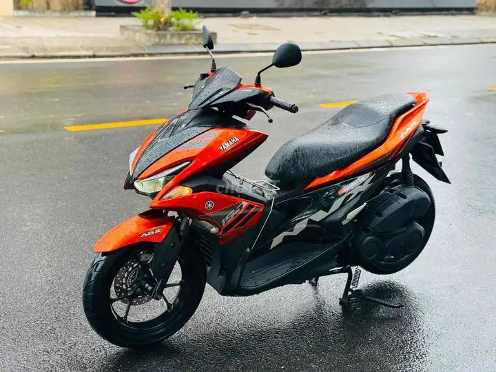 Yamaha NVX 155 ABS Черно-оранжевый Smartkey ABS