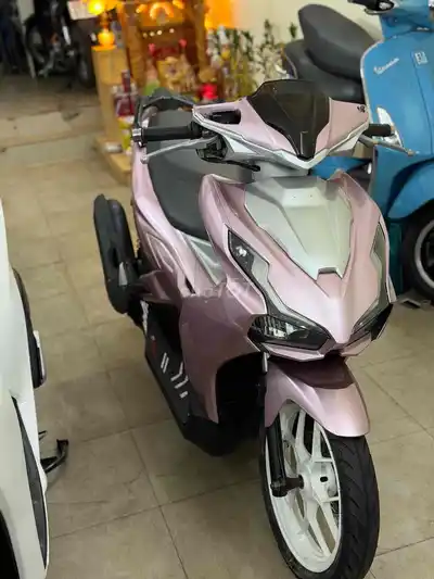 Honda Air Blade 125 2024 серебристо-розовый