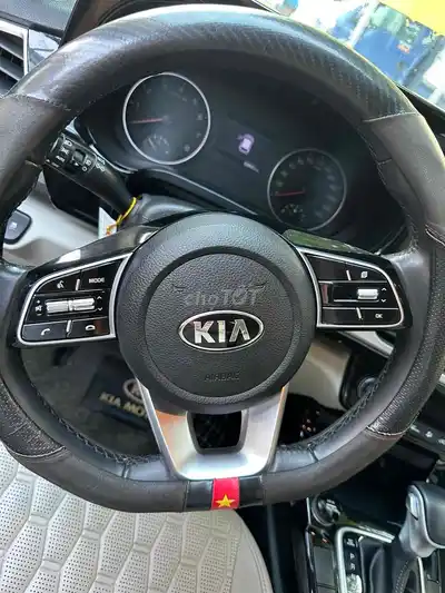 Kia Seltos Роскошный 2020, золото