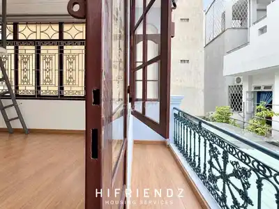 Новая студия 100% с балконом и лофтом на Conh Hoa и Truong Chinh