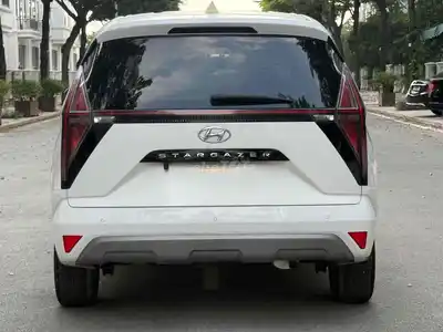 Hyundai Stargazer 2024 белый 7 мест 60 тыс. км