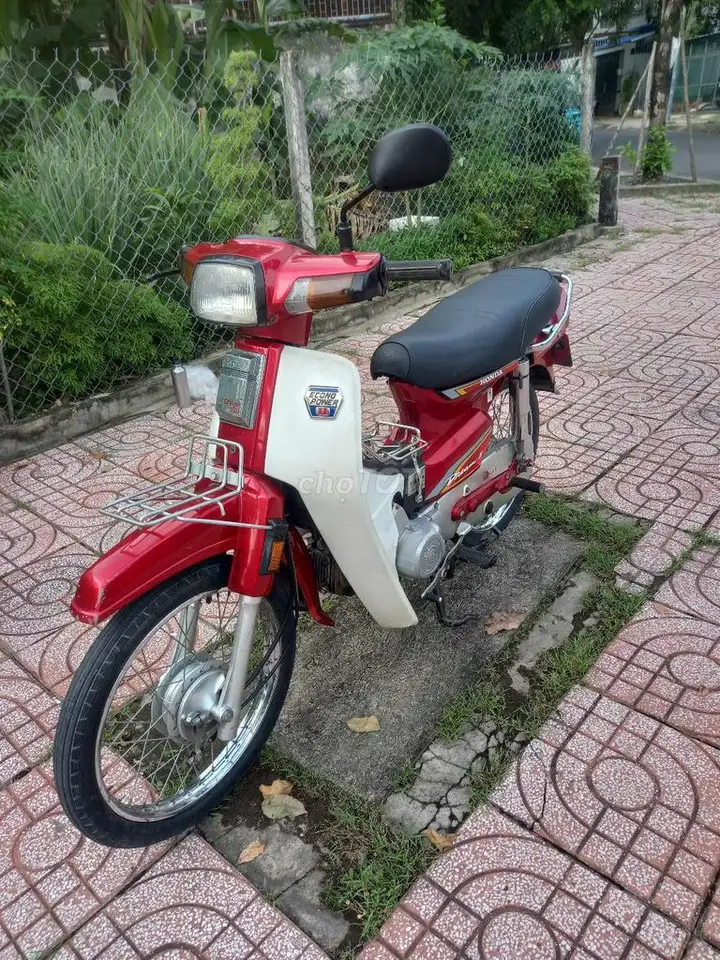 Honda Dream Thái 7-ступенчатая, красная