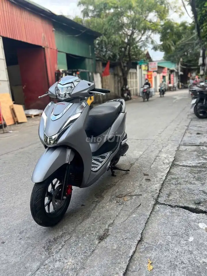 Honda Lead 4val 2024, серебристый, 3200 км, Smartkey