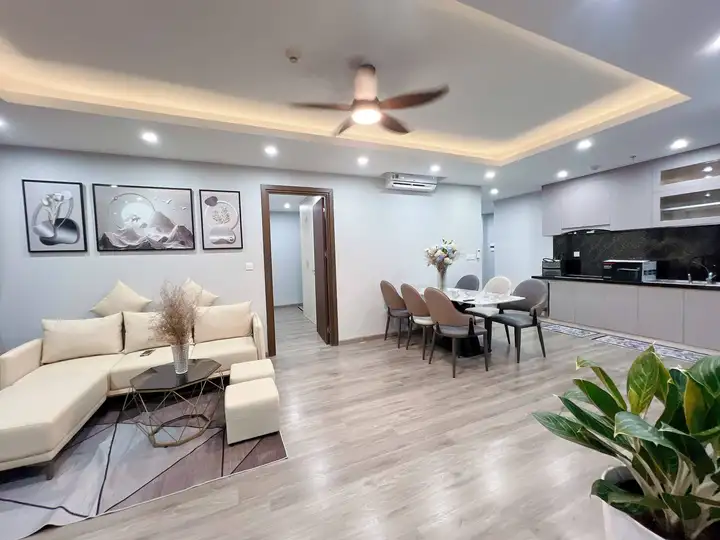 Новая квартира в центре, HUD, 90м, 3 спальни