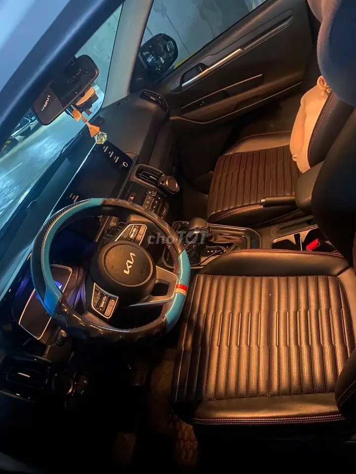 KIA Sonet Luxury 2023 Белый 28000 км